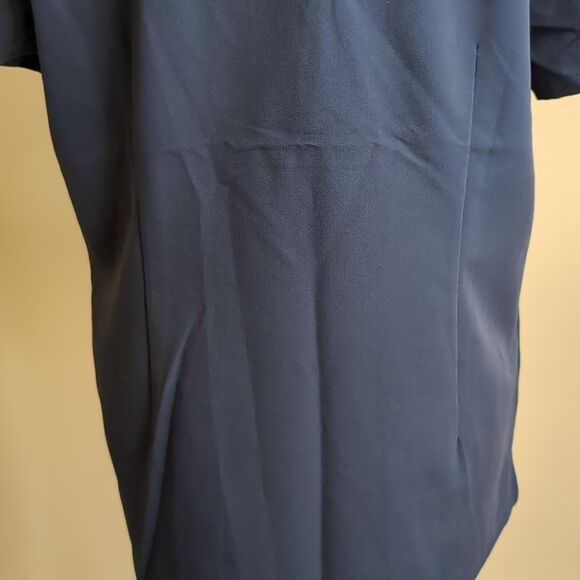 Figs Medium Gray Technical Collection V Neck Women's Scrub Top - Picture 7 of 10